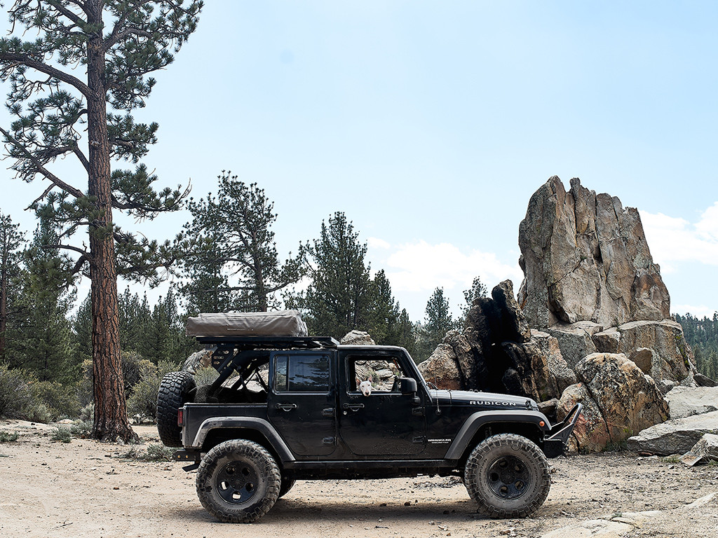 Jeep Wrangler JK 4 Door (2007-2018) Extreme Slimline II 1/2 kattotelinesarja - Front Runner 4