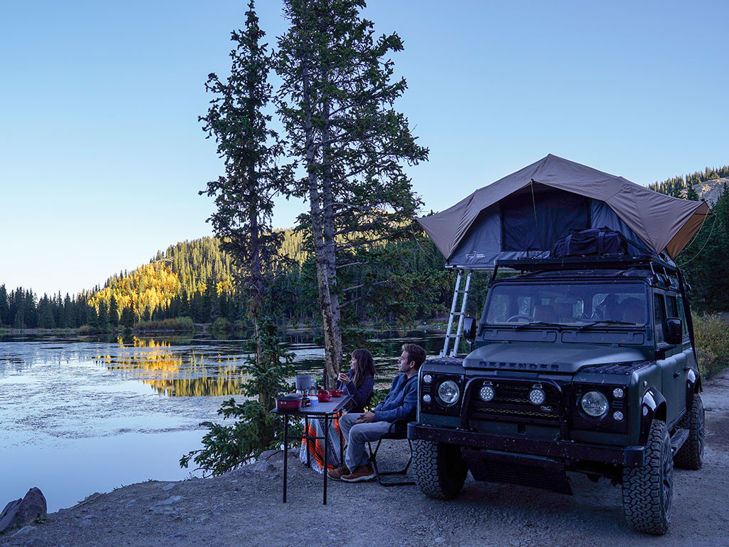 Land Rover Defender 110 (1983-2016) Slimline II kattotelinesarja - Front Runner 6
