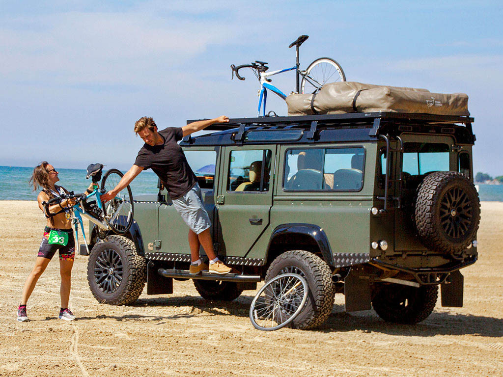 Land Rover Defender 110 (1983-2016) Slimline II kattotelinesarja - Front Runner 7