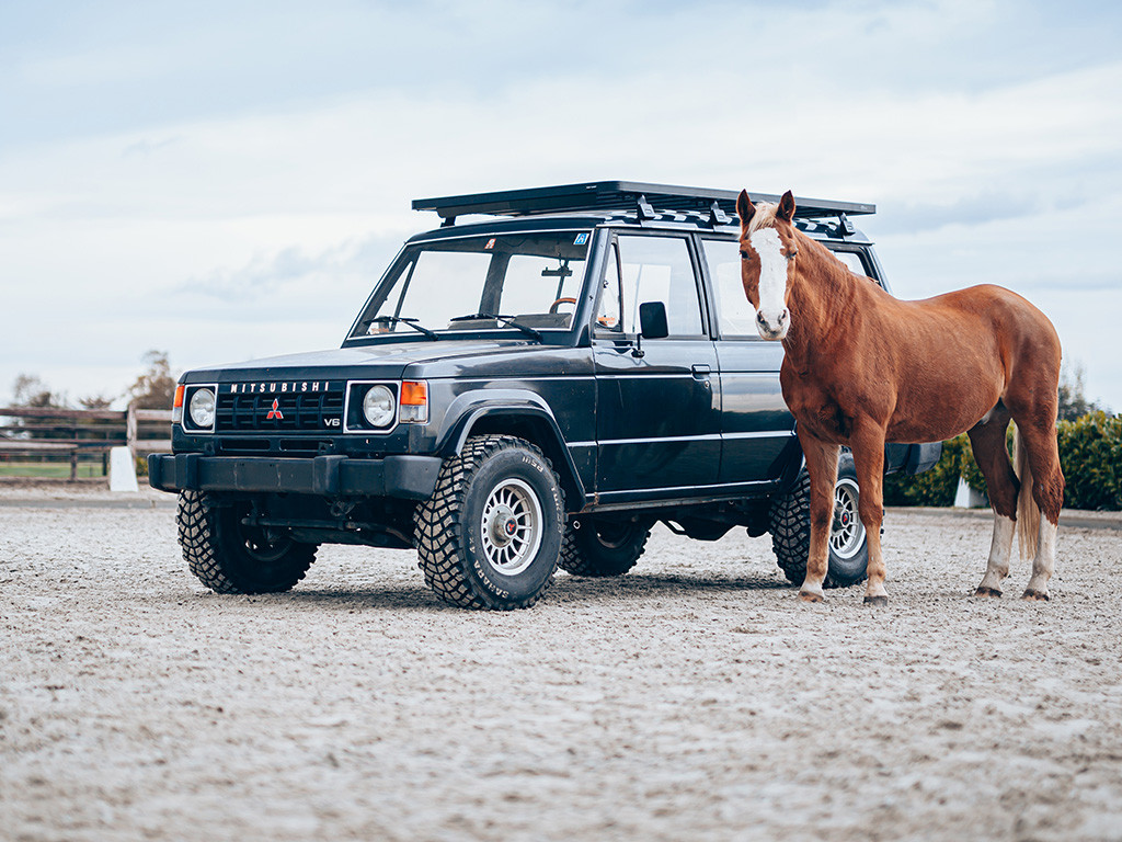Mitsubishi Pajero L040 (1982-1990) Slimline II kattotelinesarja - Front Runner 6