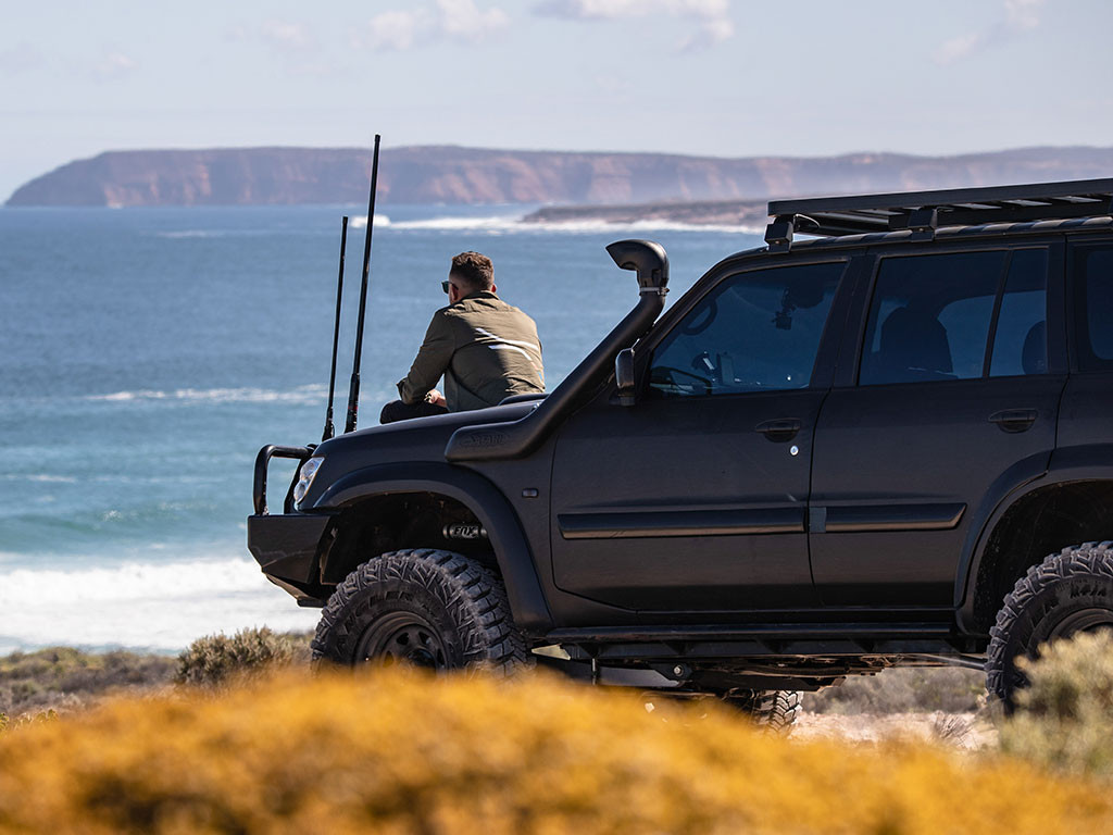 Nissan Patrol Y61 Slimline II kattotelinesarja / Tall - Front Runner 4