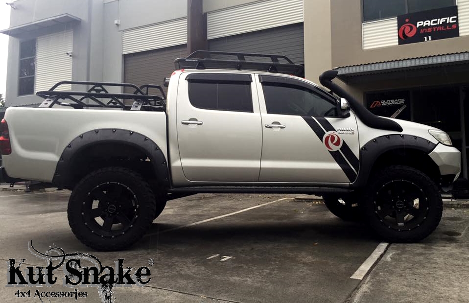 Lokasuojan levike, Toyota Hilux Vigo12-15 MONSTER 11