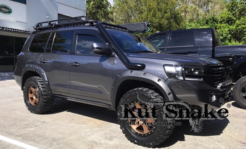 Fender Flares Toyota LC200 1