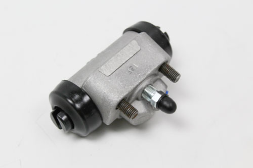 Jarrusylinteri oikea vasen 90 83-06